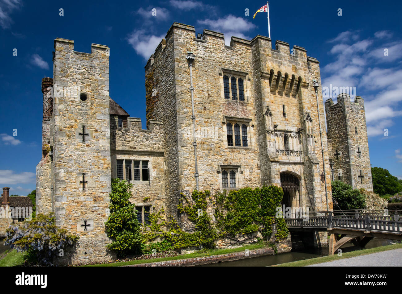 Il castello di Hever Castle nel villaggio di Hever Kent England Regno Unito Regno Unito casa d'infanzia di Anne Boleyn, seconda moglie del re Henry VIII Foto Stock