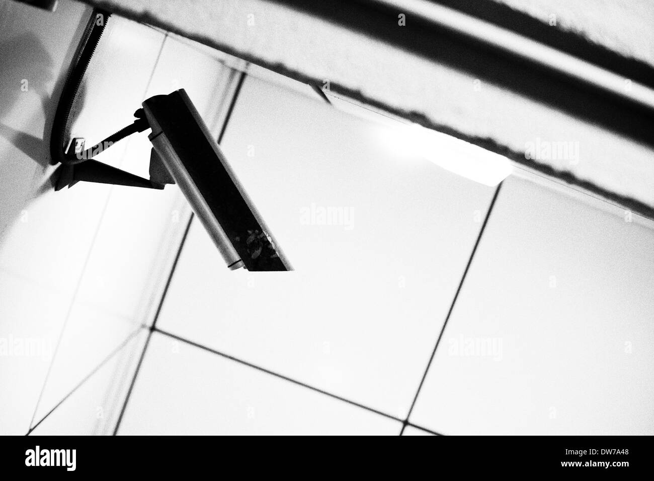 Telecamera CCTV nella città di Londra. Bianco e nero. Foto Stock