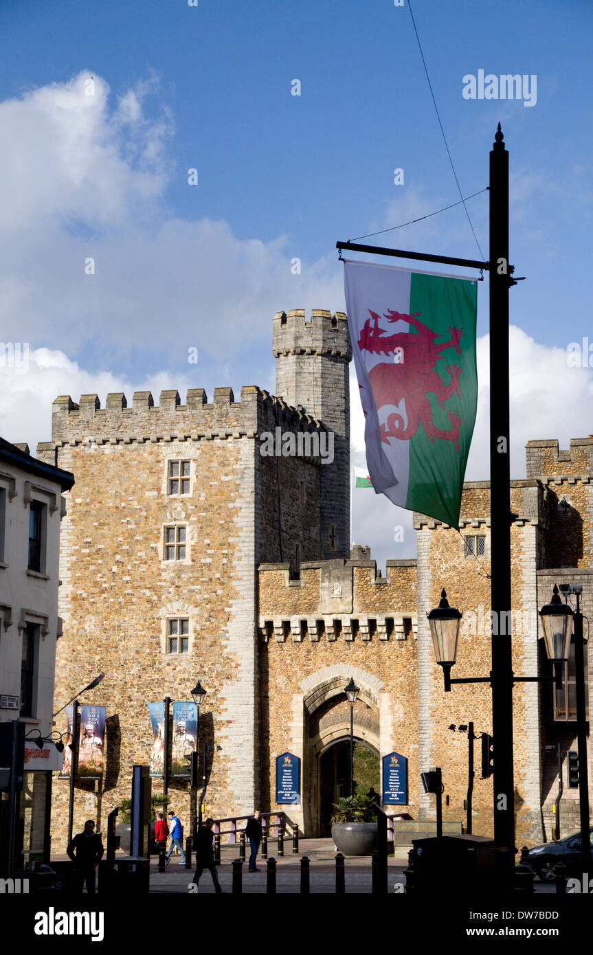Ingresso principale al Castello di Cardiff, Cardiff, Galles. Foto Stock