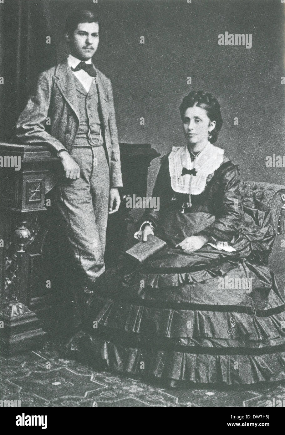 Sigmund Freud e sua madre Amalia Foto Stock