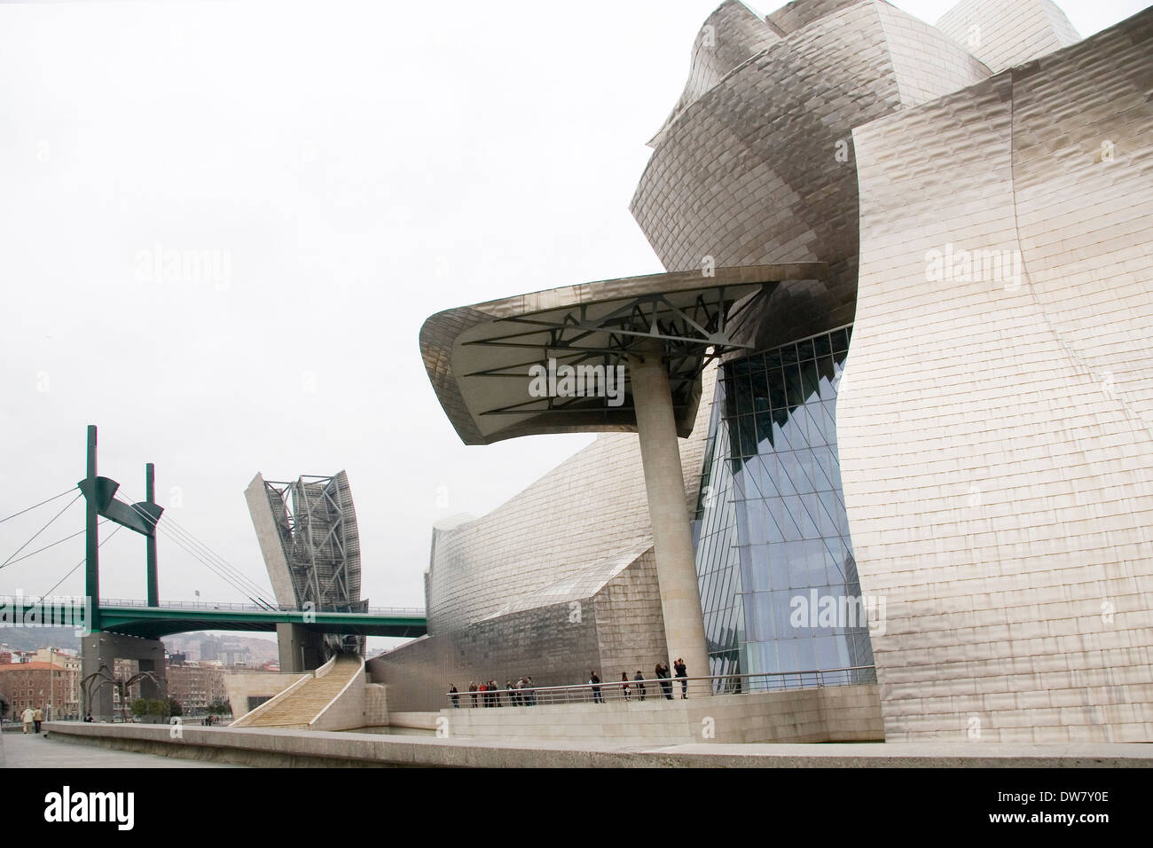 Guggenheim Museum costruito nel 1997 dall architetto canadese Frank Gehry Foto Stock