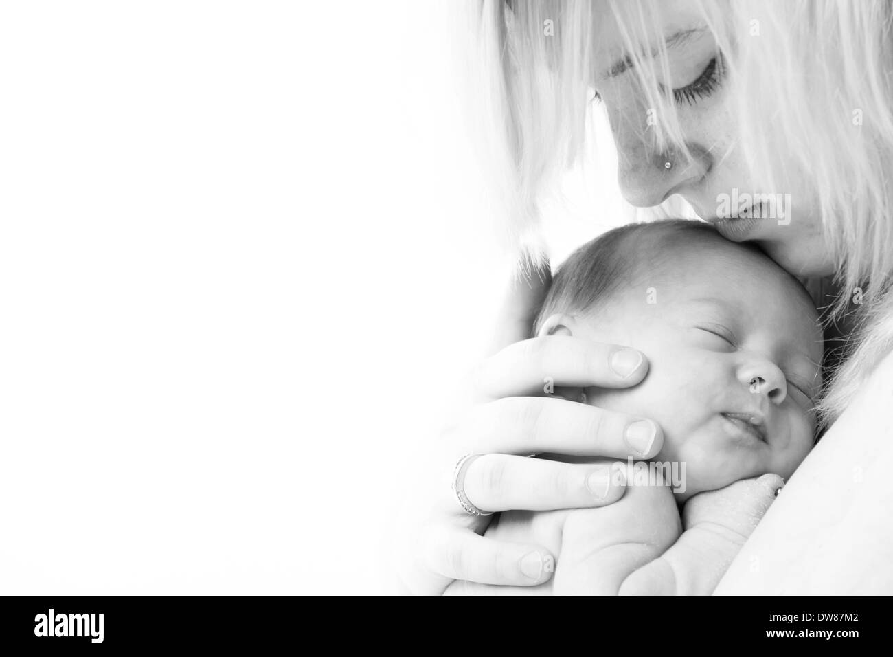 Felice neonato ragazza appena una settimana fa fotografato in studio Foto Stock