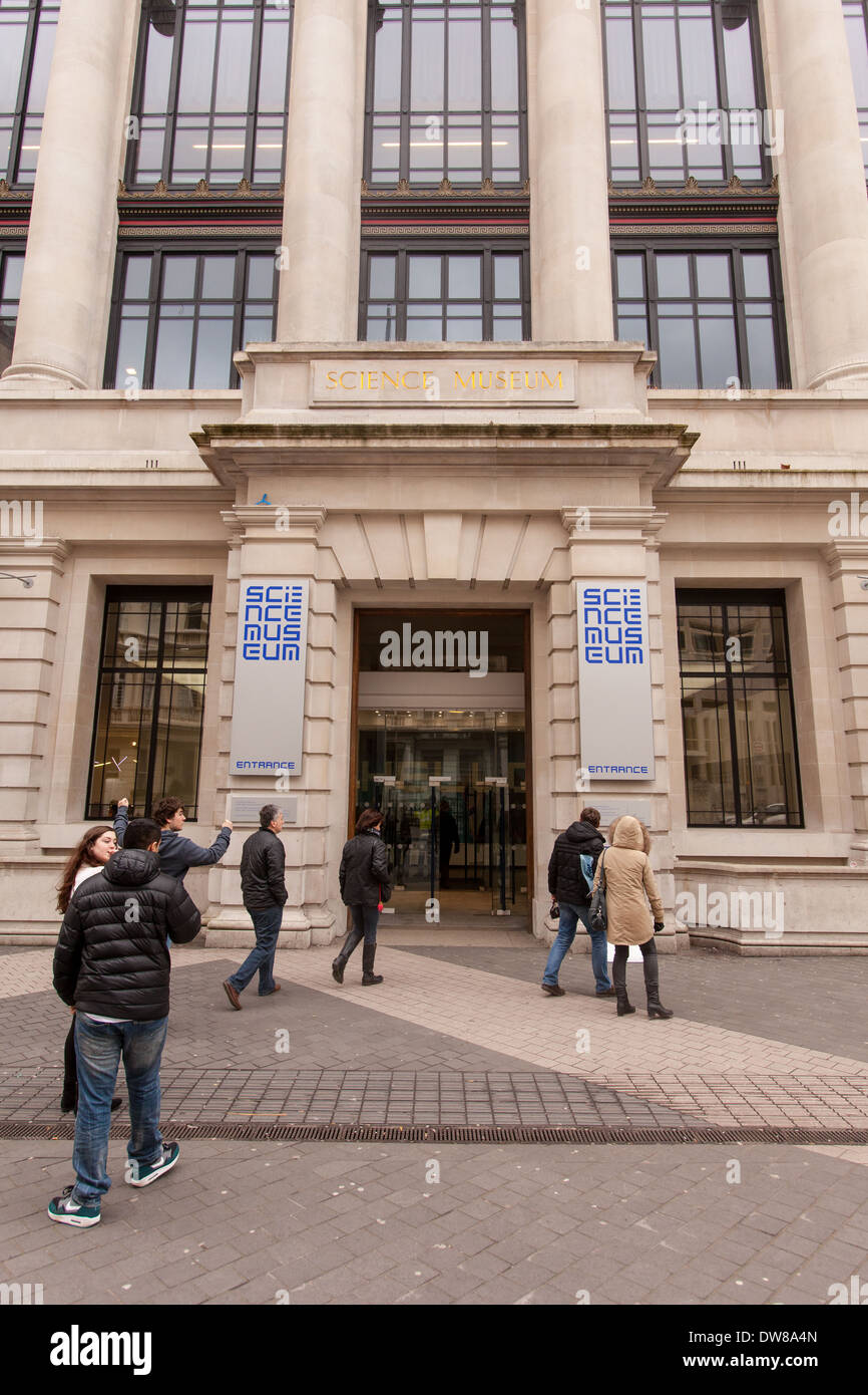 Museo della Scienza ingresso, Exhibition Road, Kensington, Londra, Inghilterra, Regno Unito. Foto Stock
