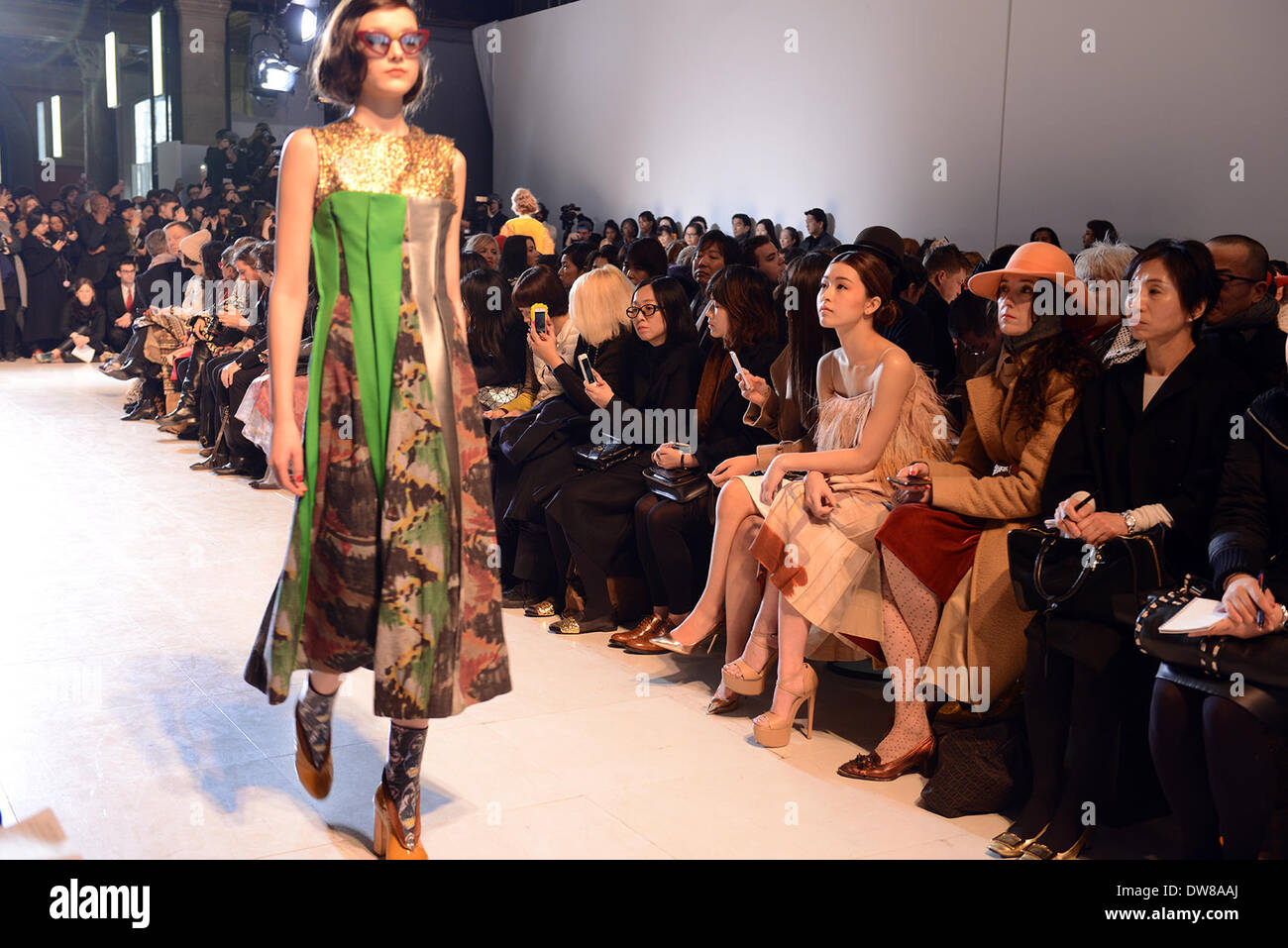 Parigi, Francia. 2 Mar 2014. Janice uomo gode di fashion show di Parigi in Francia domenica 2 marzo 2014. © TopPhoto/Alamy Live News Foto Stock