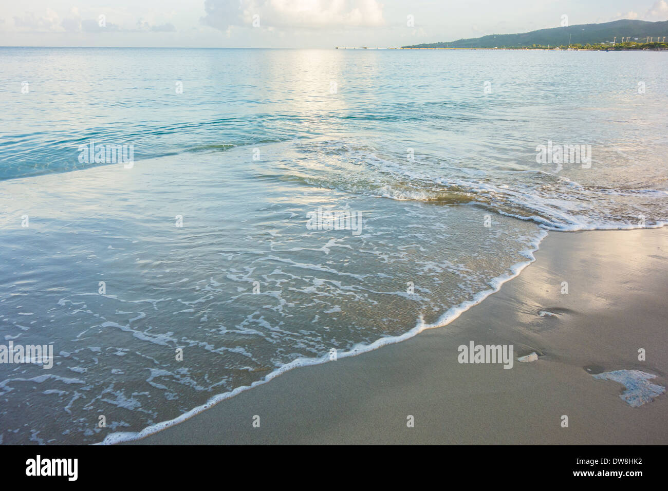 Castello di sabbia spiaggia che mostra il Mar dei Caraibi si trova sulla bellissima isola di St. Croix, U. S. Isole Vergini. Foto Stock