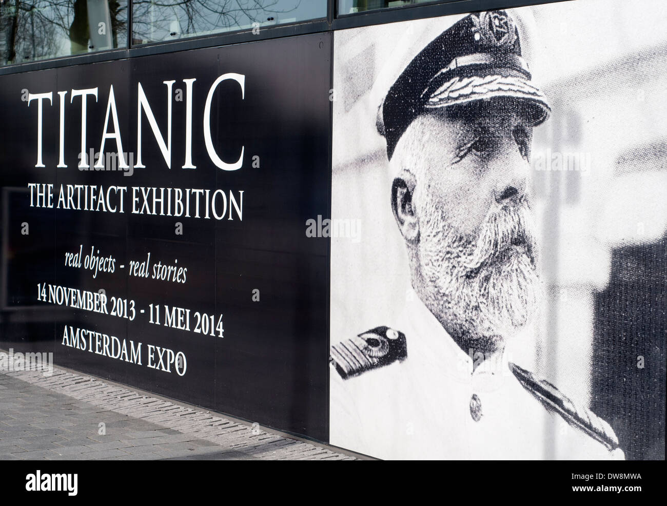 Segno al di fuori del Titanic mostra degli artefatti che si svolgera a Amsterdam, Paesi Bassi Foto Stock