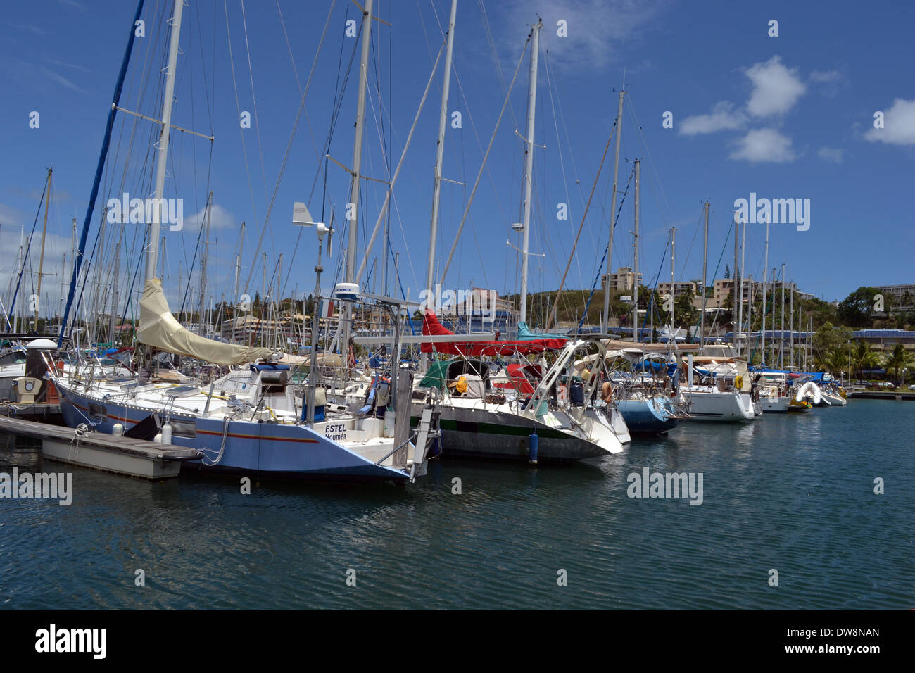 Barche e velieri a Port Moselle marina, Noumea, Nuova Caledonia, Sud Pacifico Foto Stock