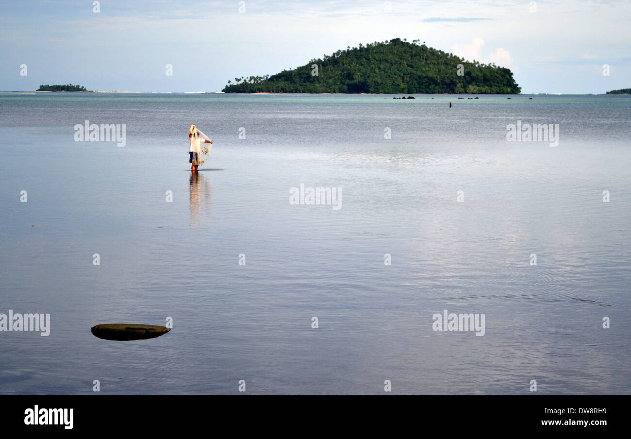 Pesca artigianale tecnica utilizzata in Uvea o isola di Wallis, Wallis e Futuna, Sud Pacifico Foto Stock