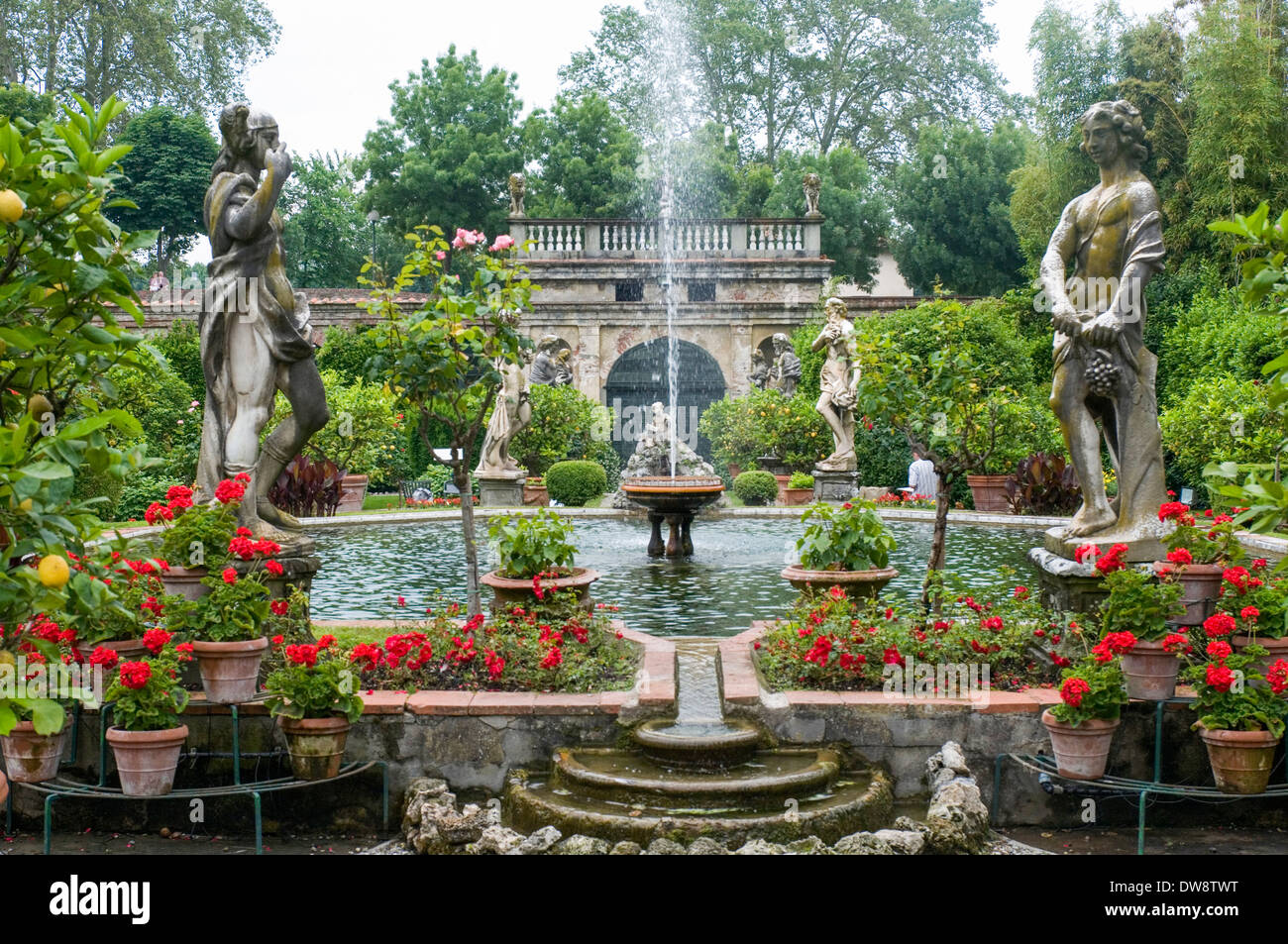 Giardini del Palazzo Pfanner, Lucca, Italia Foto Stock