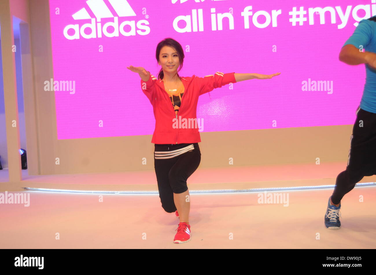 Shanghai, Cina. 28 feb 2014. Il cantante Hebe assiste attività commerciale in Cina a Shanghai il venerdì 28 febbraio, 2014. © TopPhoto/Alamy Live News Foto Stock