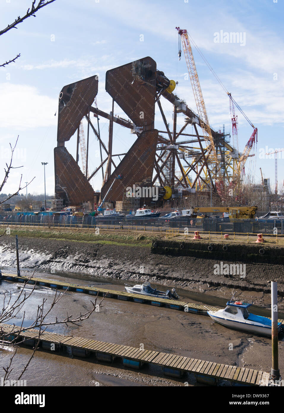 Costruzione di un offshore di petrolio o di gas offshore rig gruppo Newcastle Adriano cantiere, Wallsend, North East England Regno Unito Foto Stock