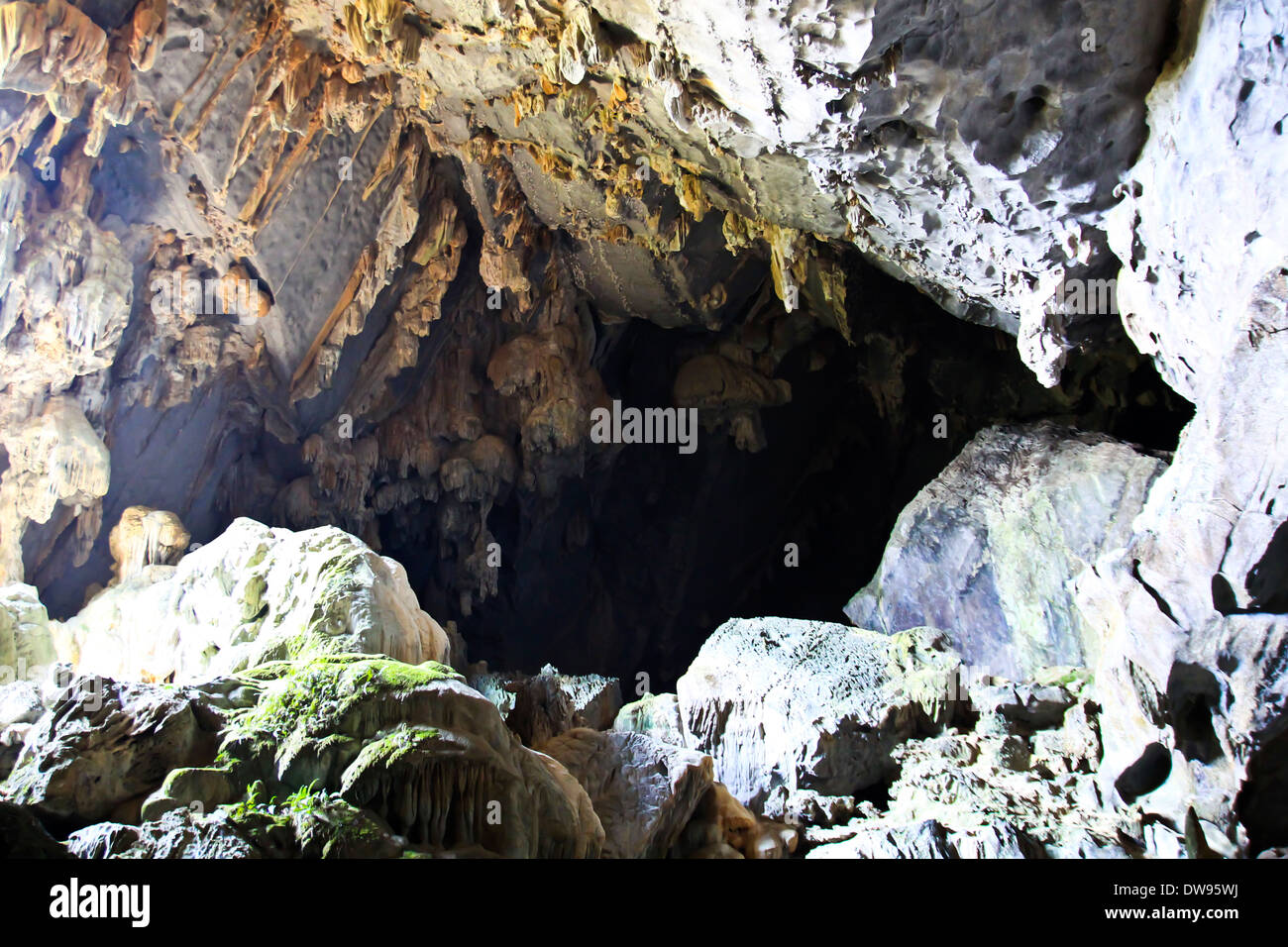 La Grotta buddista di Pukham vicino a Vang Vieng ,Laos. Foto Stock