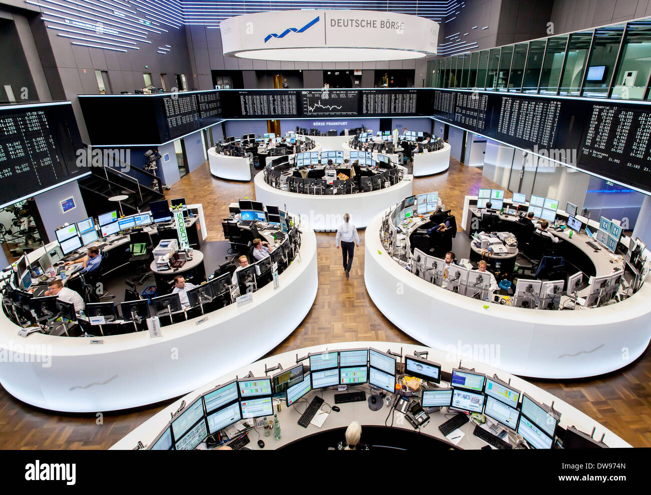 Il trading floor della Borsa di Francoforte, Deutsche Börse AG, Frankfurt  am Main, Hesse, Germania Foto stock - Alamy