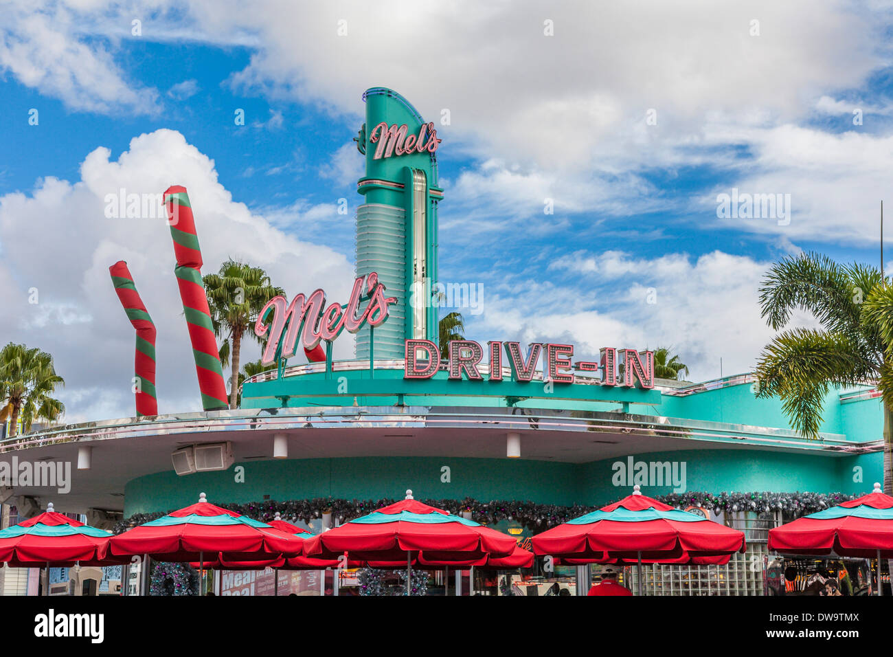 Insegna al neon sulla sommità della Mel's Drive-in ristorante presso gli Universal Studios, il parco a tema di Orlando, Florida Foto Stock