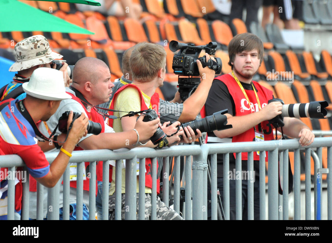 Giornalista sportivo il lavoro durante il 2013 IAAF Junior World Championships Foto Stock