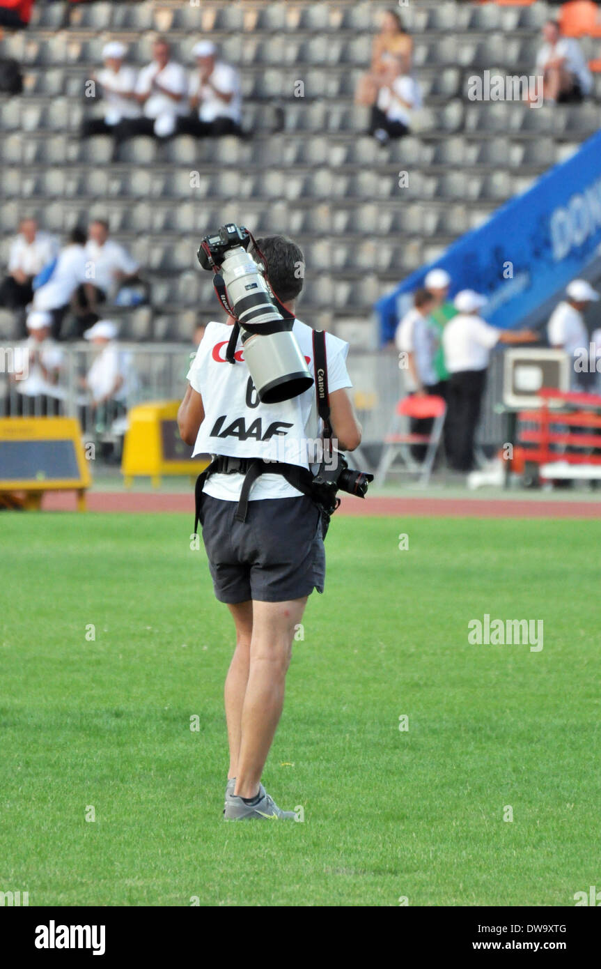 Giornalista sportivo il lavoro durante il 2013 IAAF Junior World Championships Foto Stock