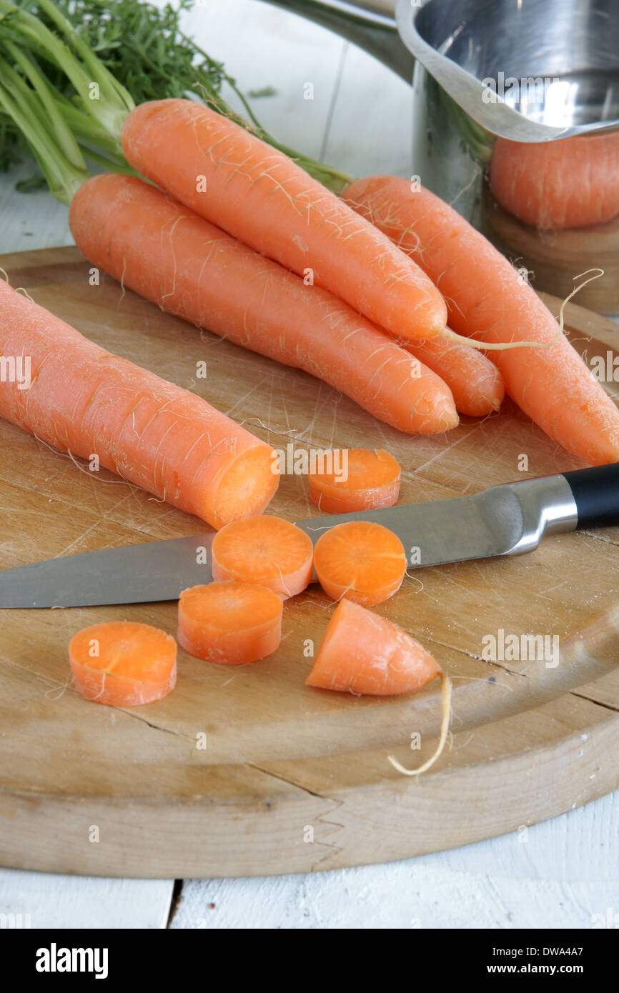 Il taglio appena raccolto le carote Foto Stock
