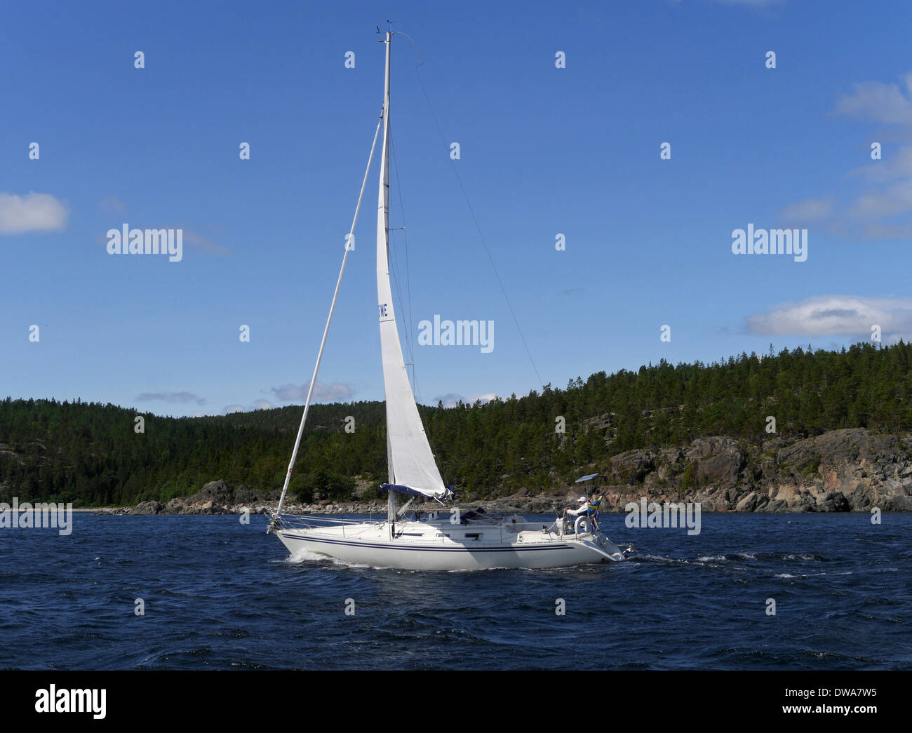 Imbarcazione a vela in ulvönsund, ulvön, Höga Kusten (costa alta), västernorrlands län, Golfo di Botnia, Svezia Foto Stock
