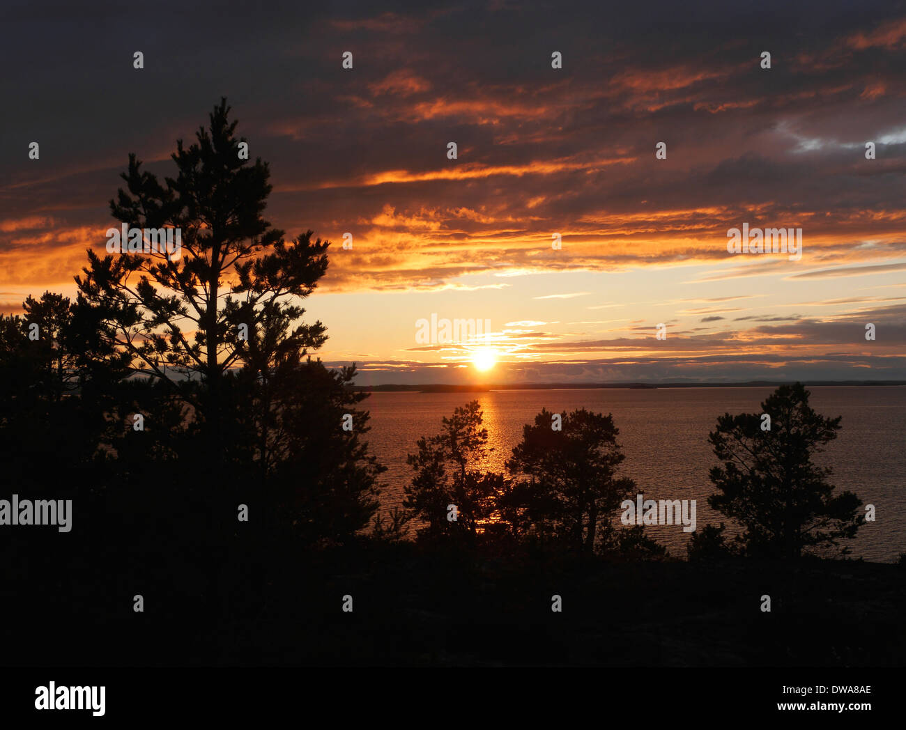 Tramonto su kråkön, hudiksvall, Gävleborgs län, hälsingland, Golfo di Botnia, Svezia Foto Stock