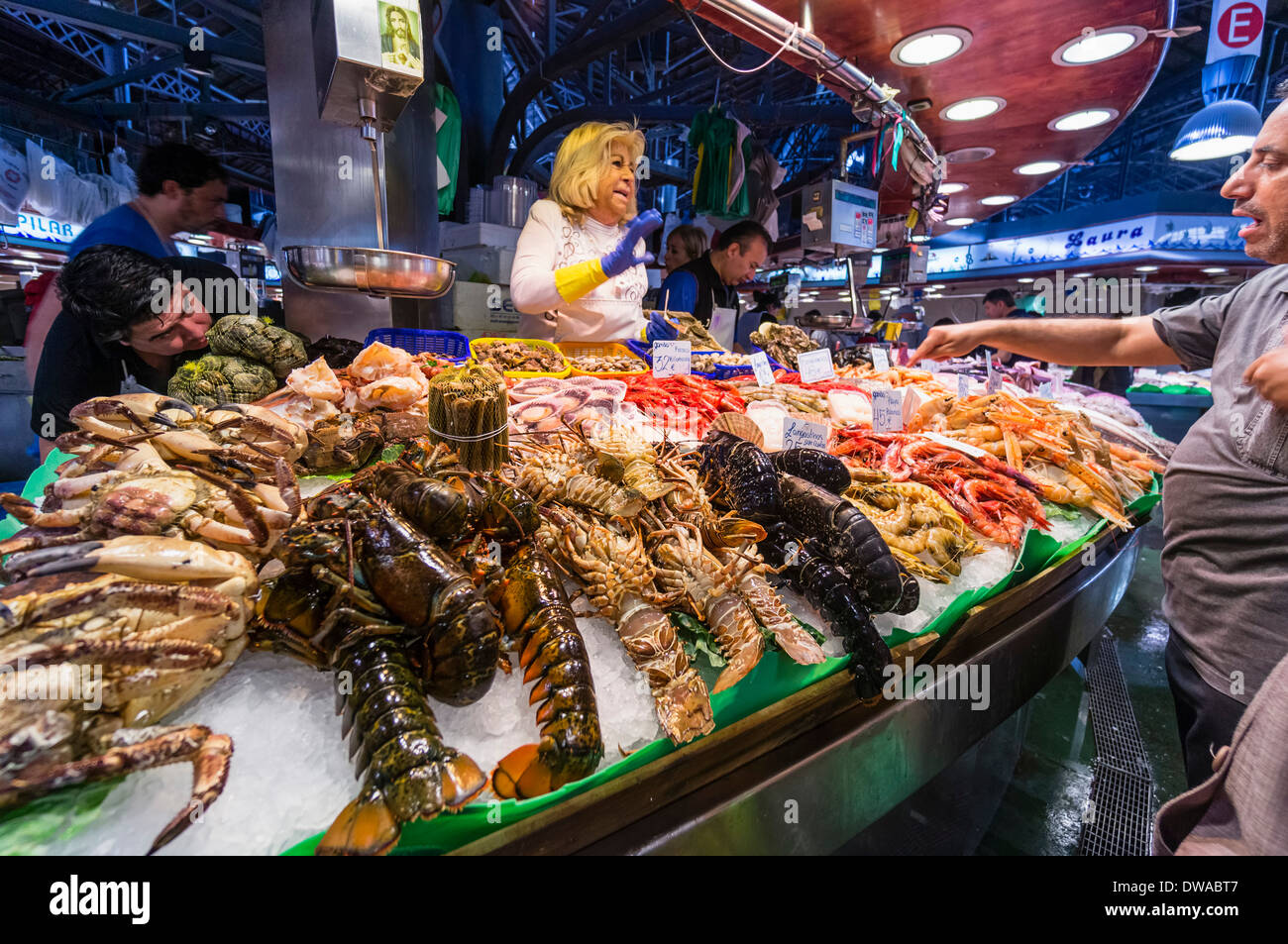 Pesce fresco a La Boqueria Marekt, Barcellona Foto Stock