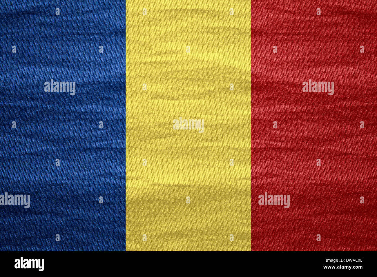 Bandiera della Romania o rumeno banner su tela ruvida consistenza configurazione Foto Stock