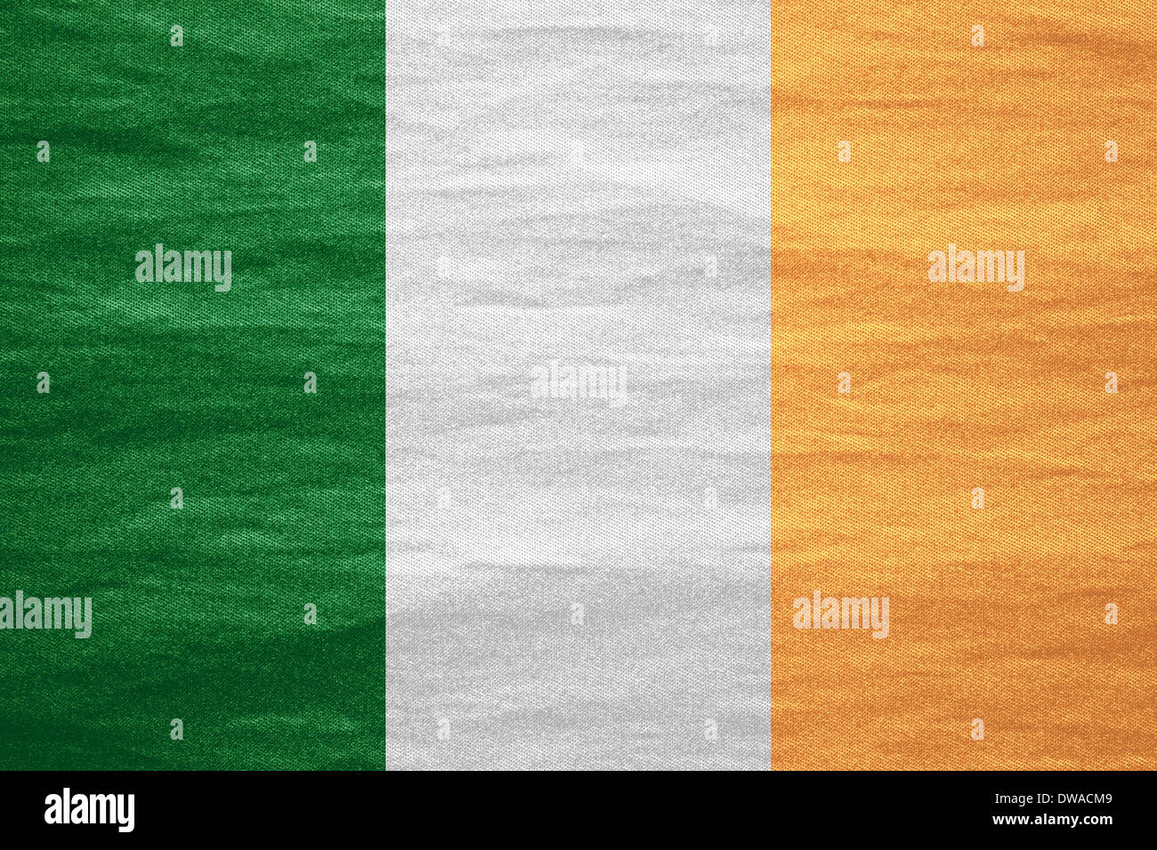 Bandiera dell'Irlanda o banner irlandese su tela texture Foto Stock