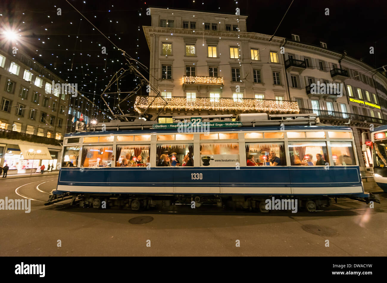 La Fonduta di tram, Paradeplatz, Zurigo, Svizzera Foto Stock