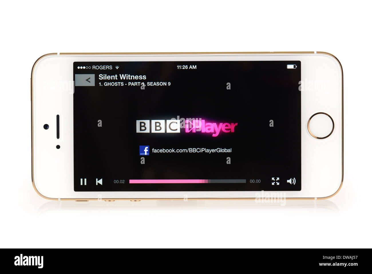 BBC iPlayer della schermata iniziale con il logo, iPhone 5S a partire da stream TV show testimonianza silenziosa, App in esecuzione su iPhone 5 S Foto Stock