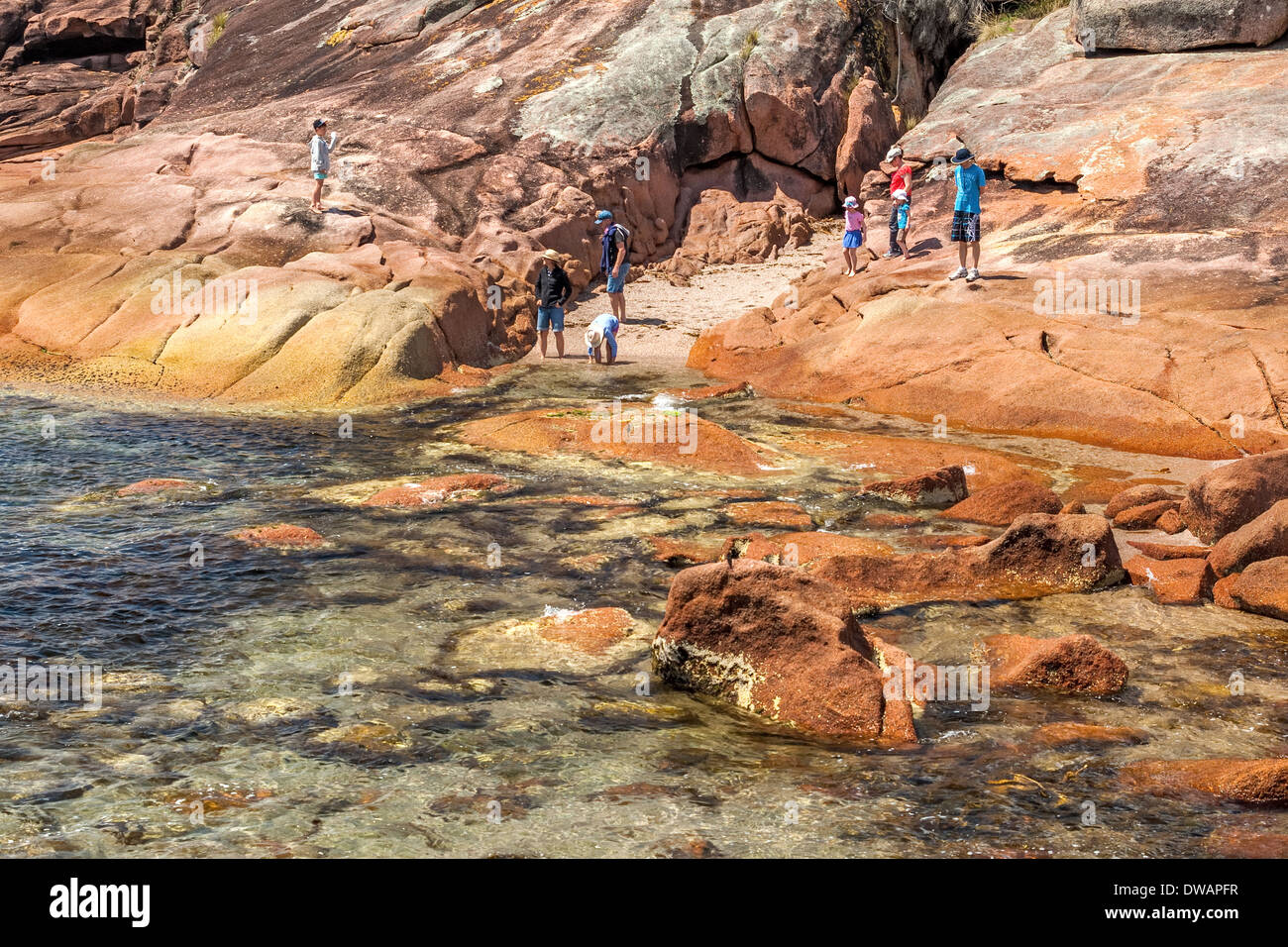 Turisti, Sleepy Bay, Parco Nazionale Freycinet, Tasmania, Australia Foto Stock