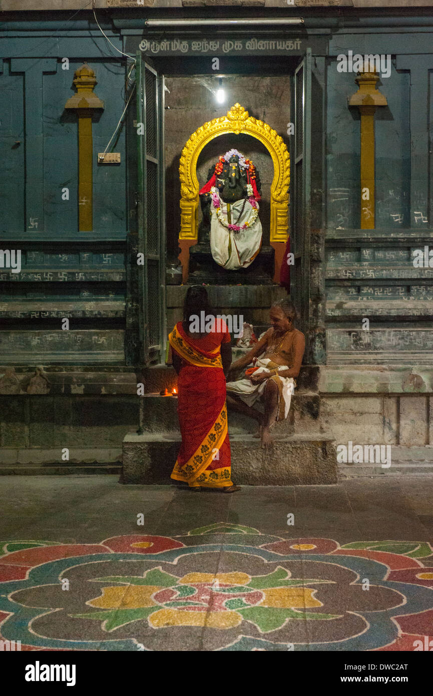 L' India , il Tamil Nadu , kanchipuram sri ekambaranathar tempio ekambareswarar templi indù shiva 6 sesto secolo adoratori santuario Foto Stock