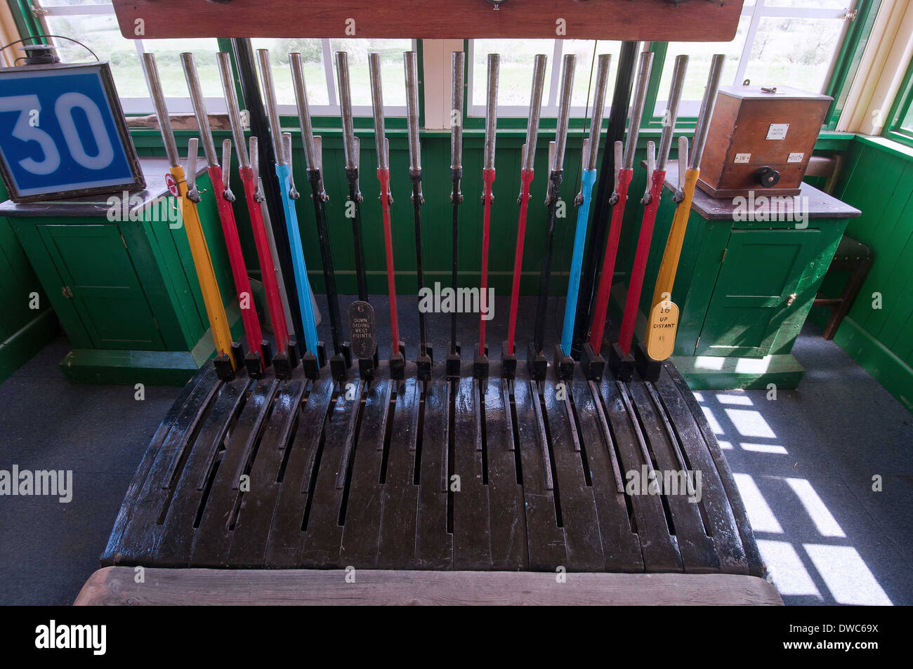 Stazione di Shillingstone nel Dorset è sottoposto a un grande progetto di rinnovamento da hard working team di volontari entusiasti Foto Stock