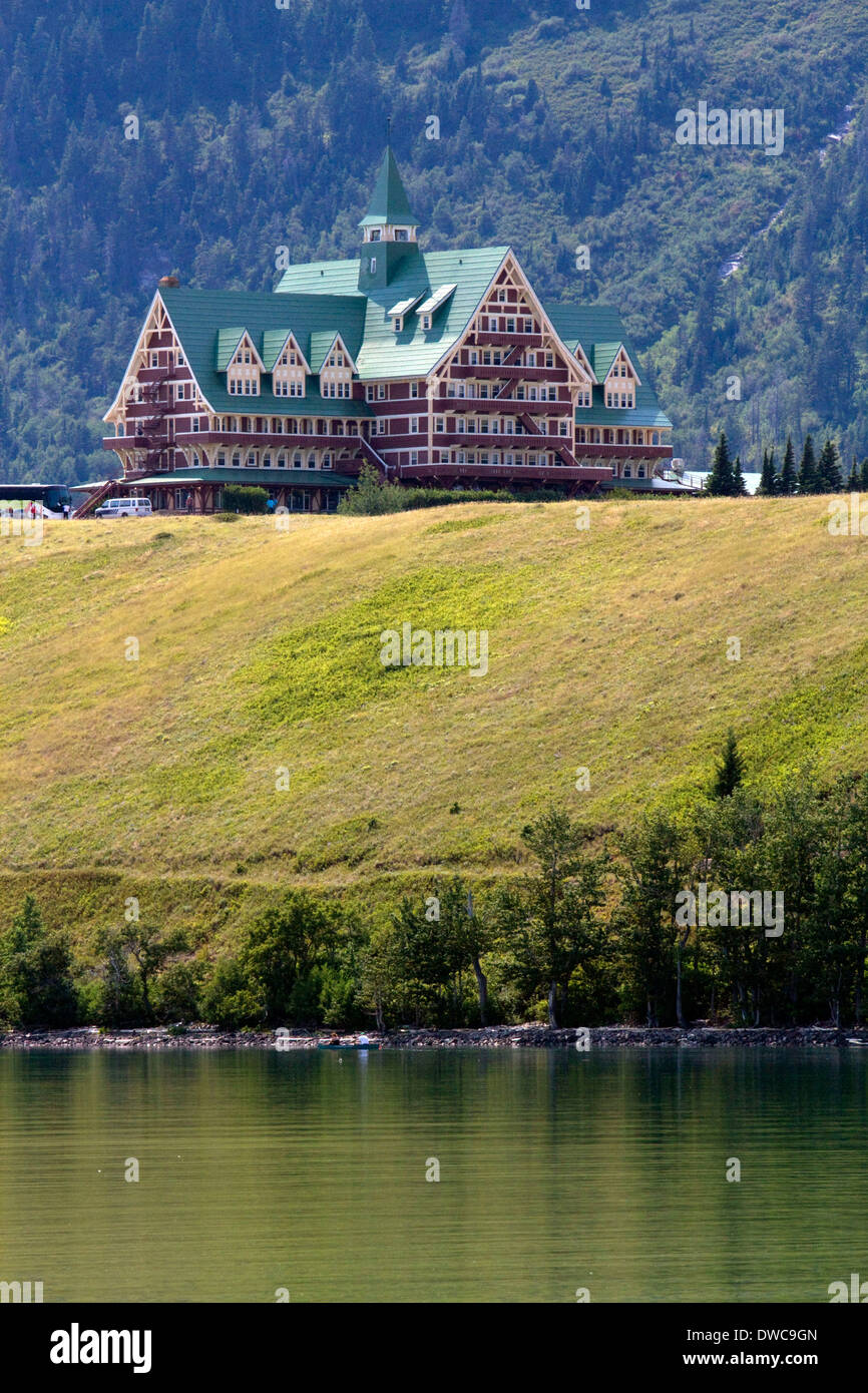 Prince of Wales Hotel situato nel Parco Nazionale dei laghi di Waterton, Alberta, Canada. Foto Stock
