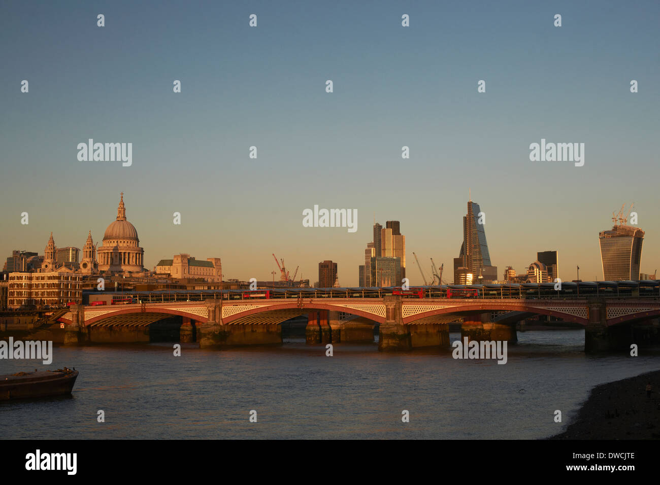 Blackfriars Bridge, London, England, Regno Unito Foto Stock