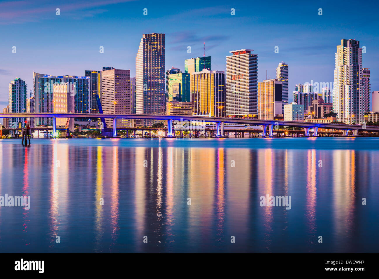 Miami, Florida, Stati Uniti d'America skyline del centro all'alba. Foto Stock