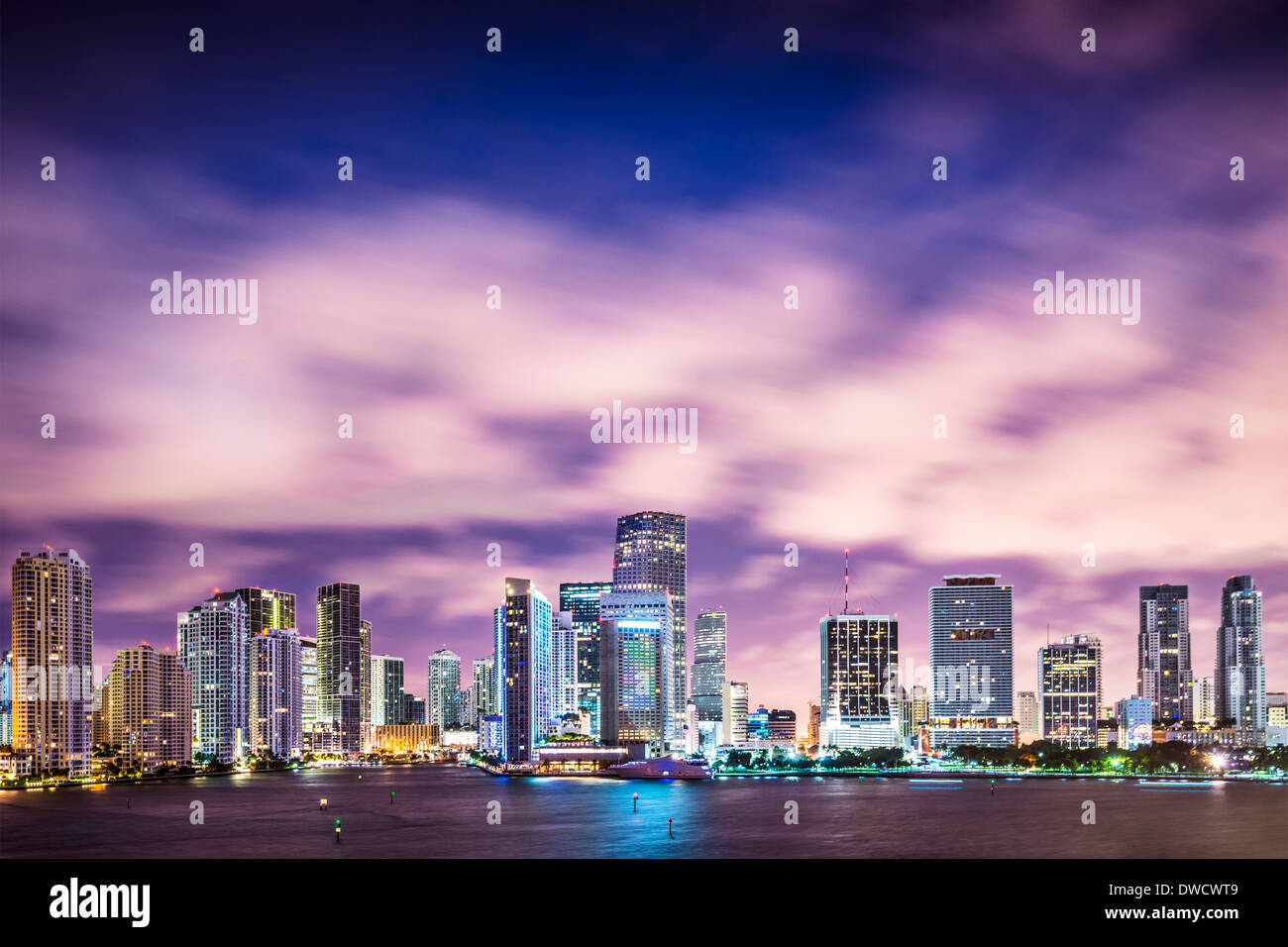 Miami, Florida, Stati Uniti d'America skyline del centro all'alba. Foto Stock