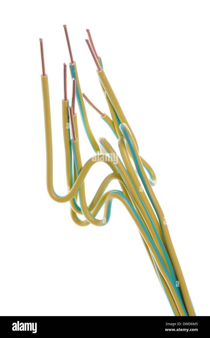 La massa verde giallo filo utilizzato nel sistema elettrico Foto Stock
