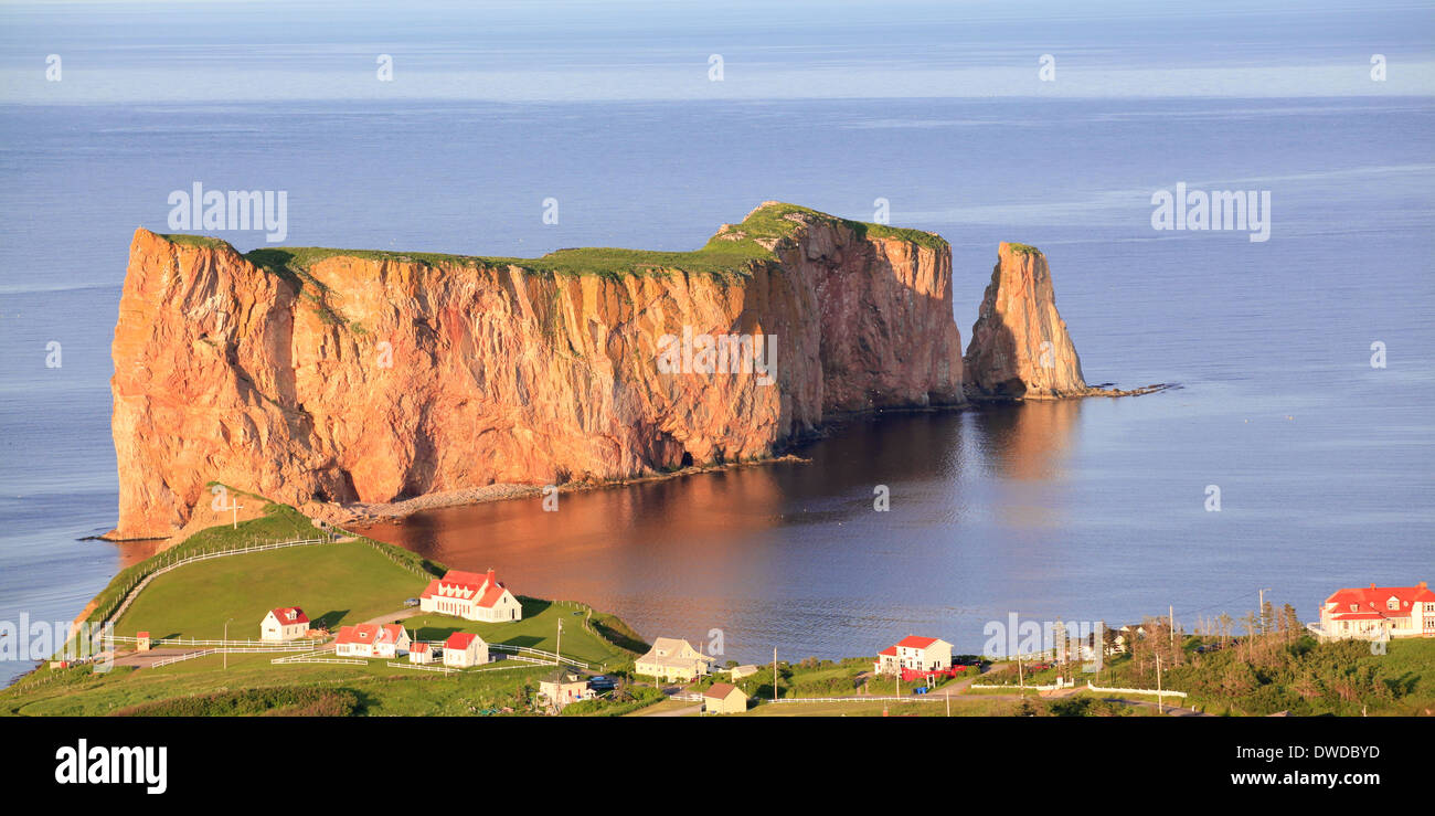 Perce Rock vista aerea, Quebec, Canada Foto Stock