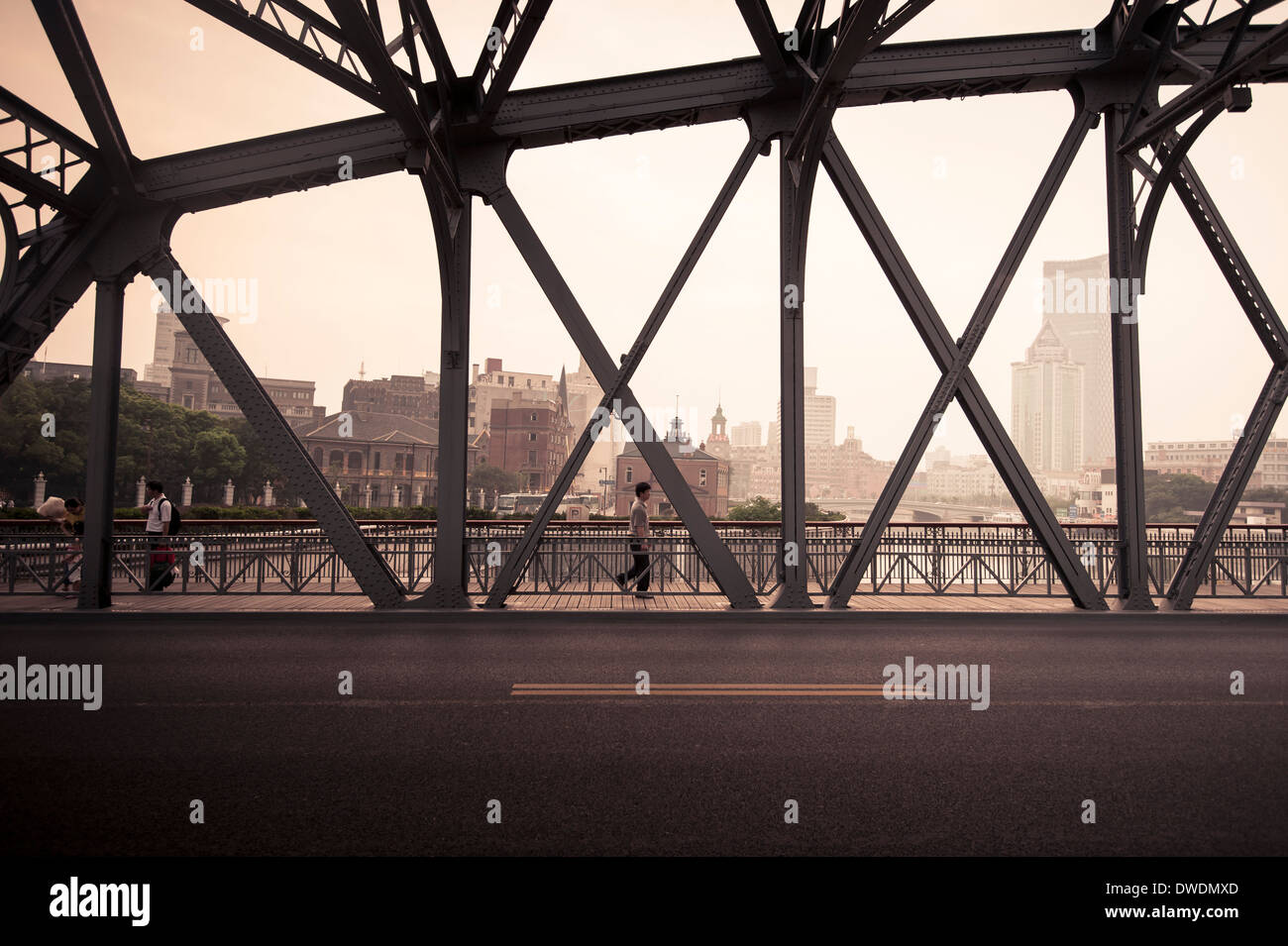 Ponte Waibaidu è uno dei simboli di Shanghai - in stile vintage Foto Stock