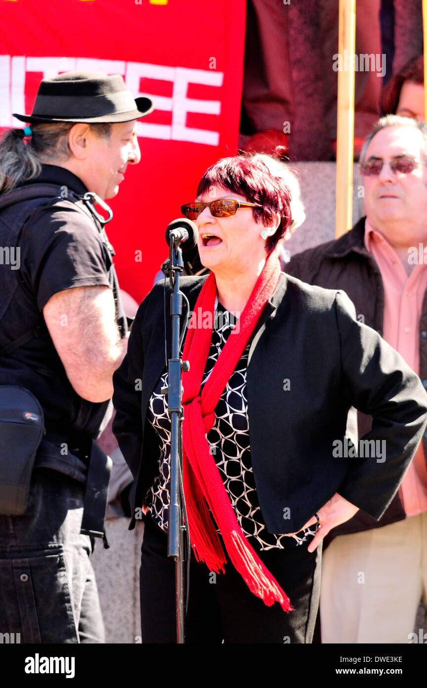 Christine soffiante - Segretario generale, l'Unione nazionale degli insegnanti. Mayday dimostrazione: Londra, 1 maggio 2013 in Trafalgar Square Foto Stock