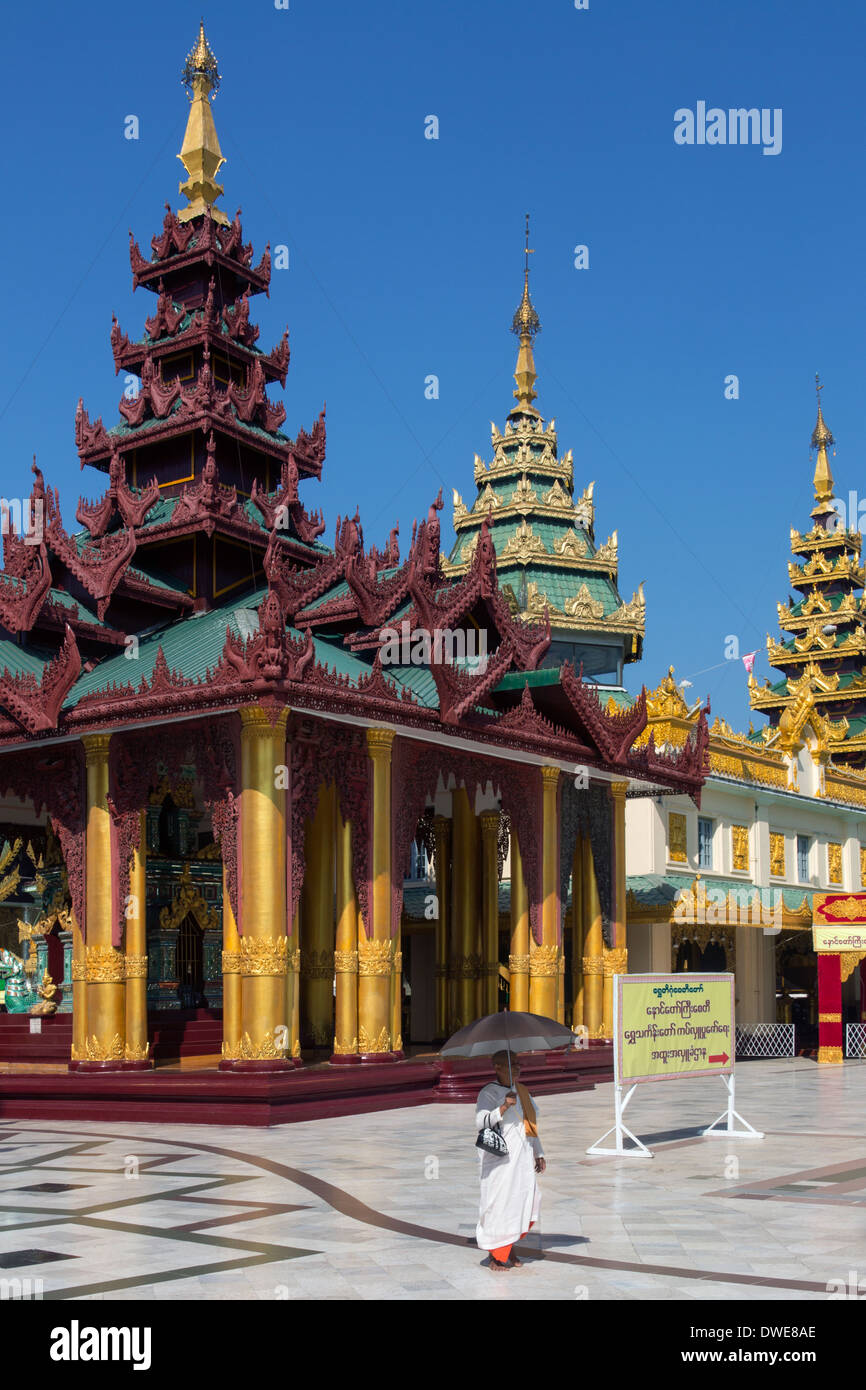 Templi della Shwedagon pagoda complesso - Yangon in Myanmar (Birmania) Foto Stock