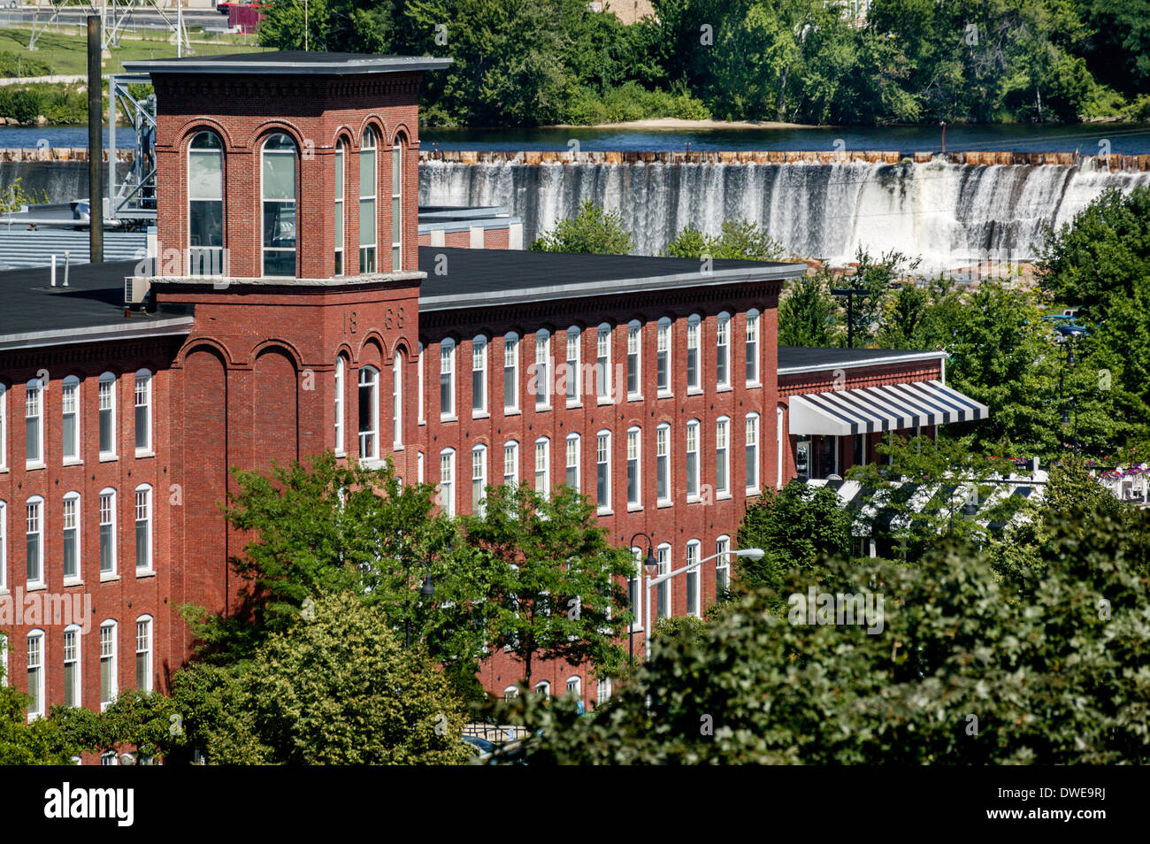 Amoskeag Mills e cade sul fiume Merrimack Manchester New Hampshire Foto Stock