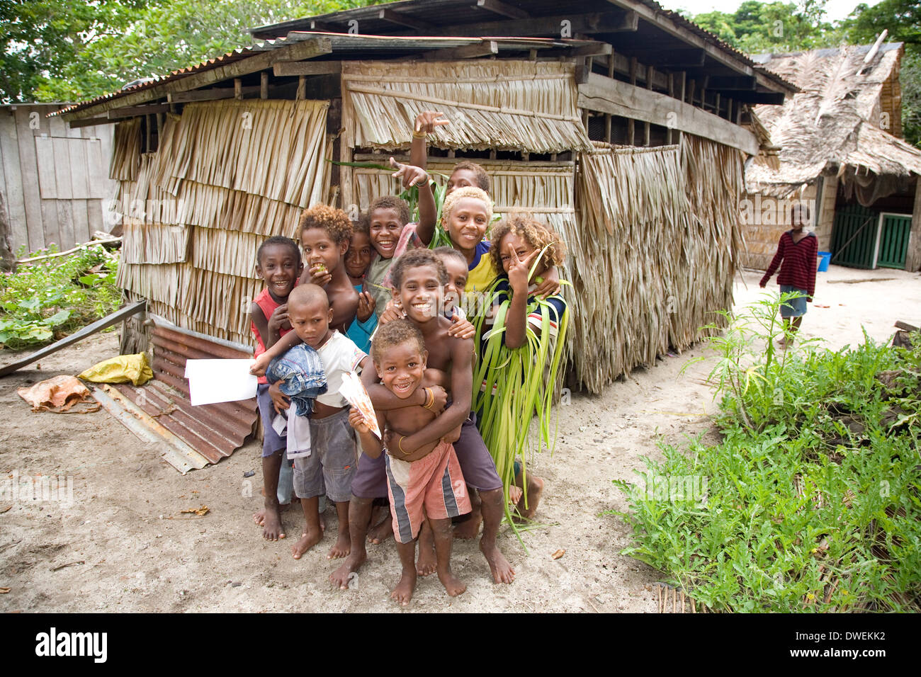 Bambini, Santa Ana Isola, Isole Salomone, Sud Pacifico Foto Stock