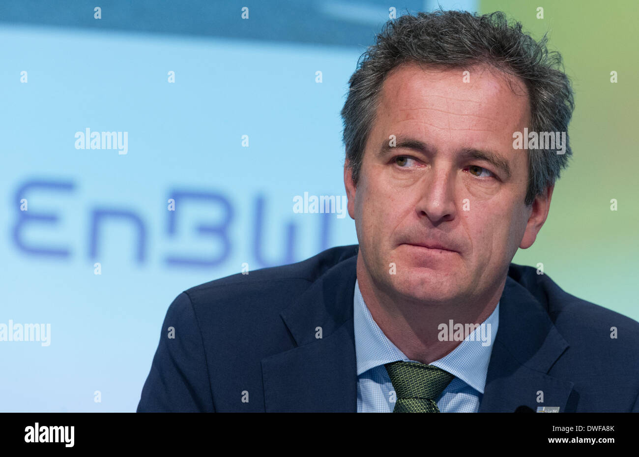 Karlsruhe, Germania. 07Th Mar, 2014. Presidente del consiglio di amministrazione della tedesca electric utilities società EnBW, Frank Mastiaux, assiste il rendiconto finanziario conferenza stampa a Karlsruhe, Germania, 07 marzo 2014. In calo le vendite di energia elettrica e per l'impatto negativo della fase nucleare-out hanno portato ad una diminuzione dei profitti di quasi il 60 percento nonostante la crescita dei ricavi. Foto: UWE ANSPACH/dpa/Alamy Live News Foto Stock