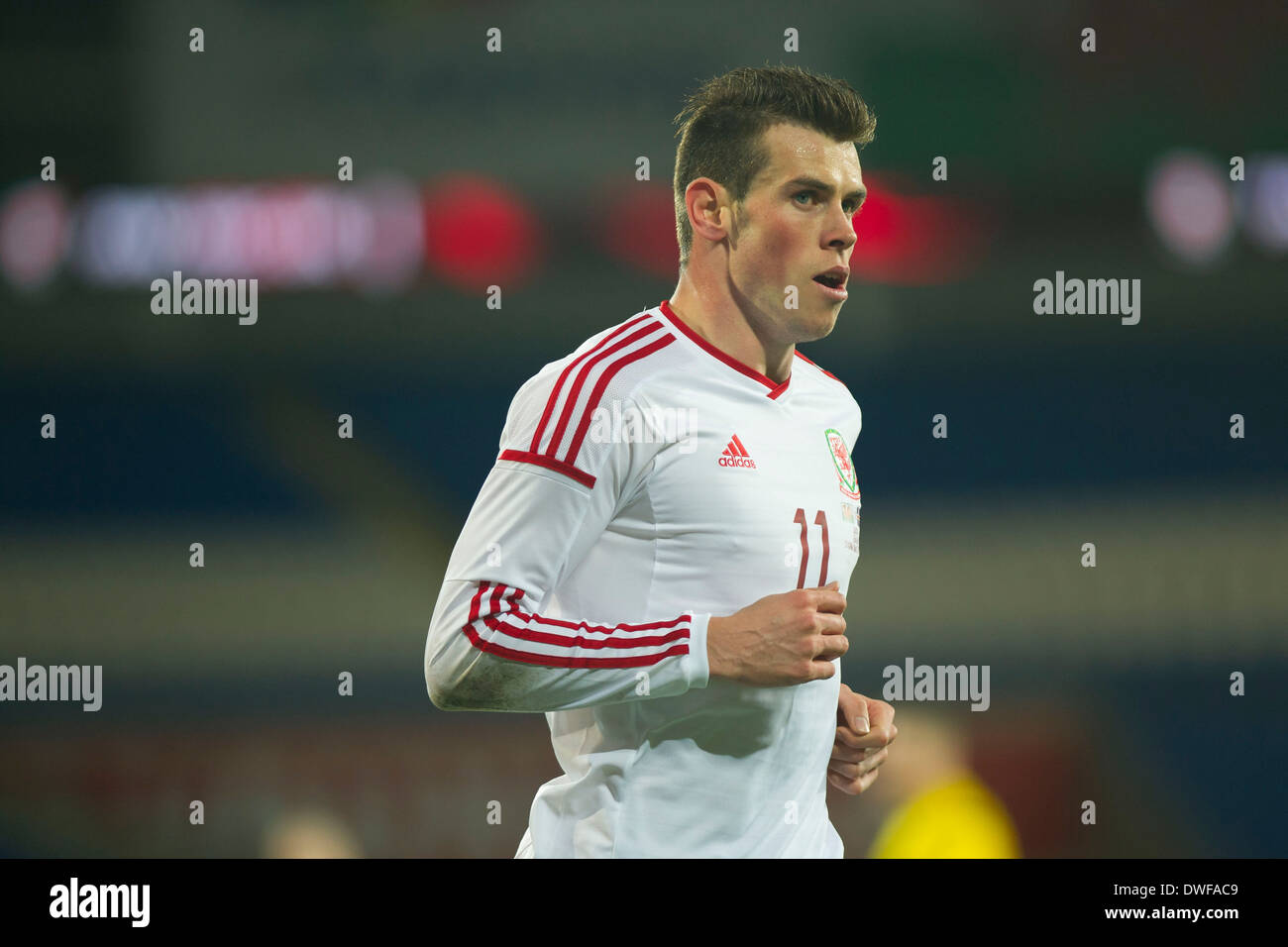 Gareth Bale giocando per il Galles. Foto Stock