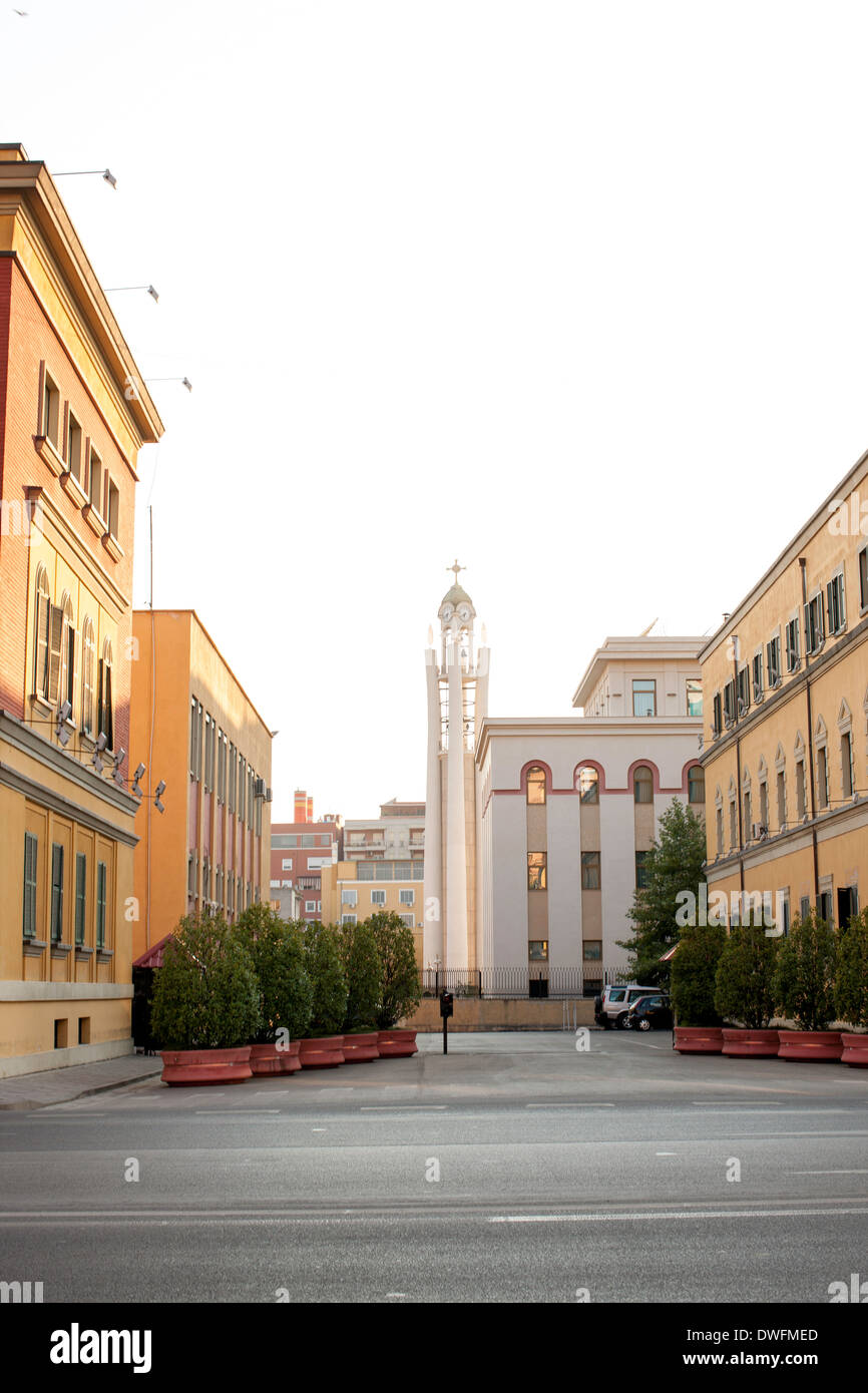Tirana la bellissima e calda e giovane e di grande capitale albanese Foto Stock
