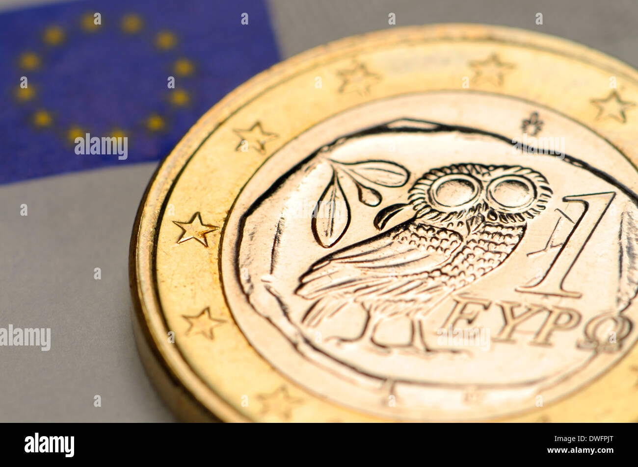 Il greco di 1 euro in moneta da 5 euro euro nota Foto Stock