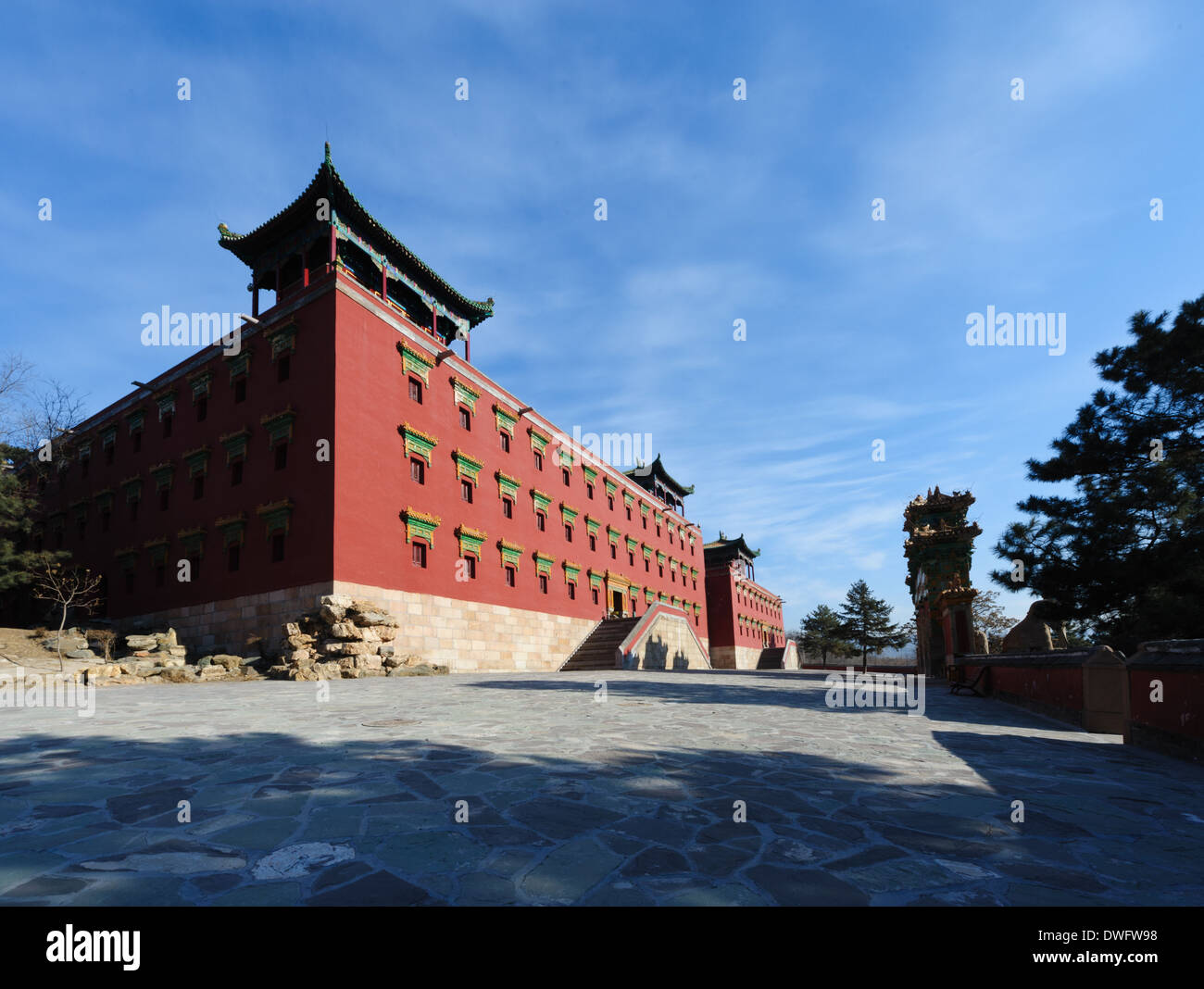 La grande terrazza rosso (piattaforma Dahong) dell'Xumi Fushou tempio; nella provincia di Hebei, Chengde , Cina. Foto Stock
