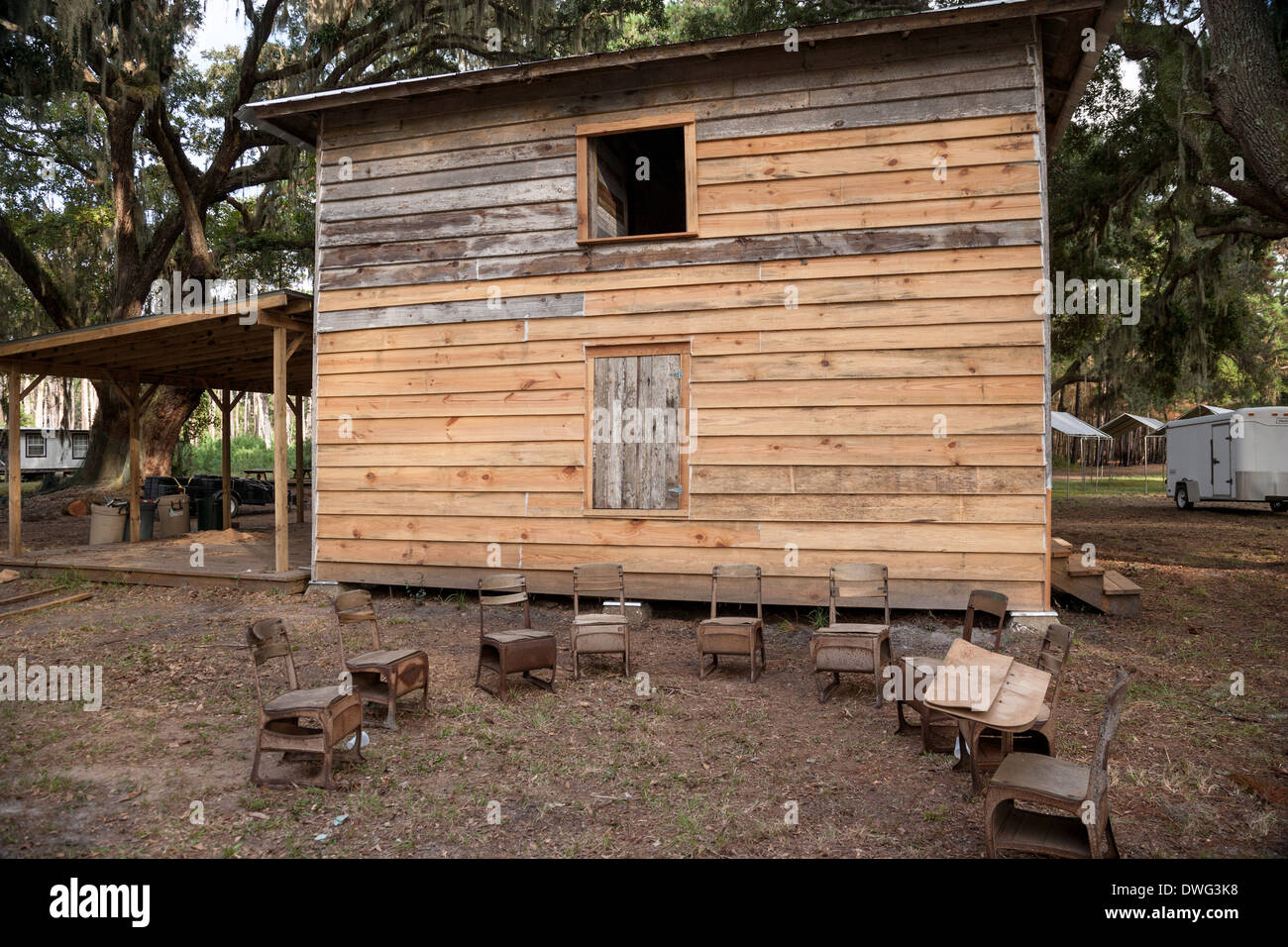 La old school house su Sapelo Island, Georgia. Un isolato Gullah storico comunità occupata dai discendenti di slave su un isola del mare al largo delle coste della Georgia. Foto Stock
