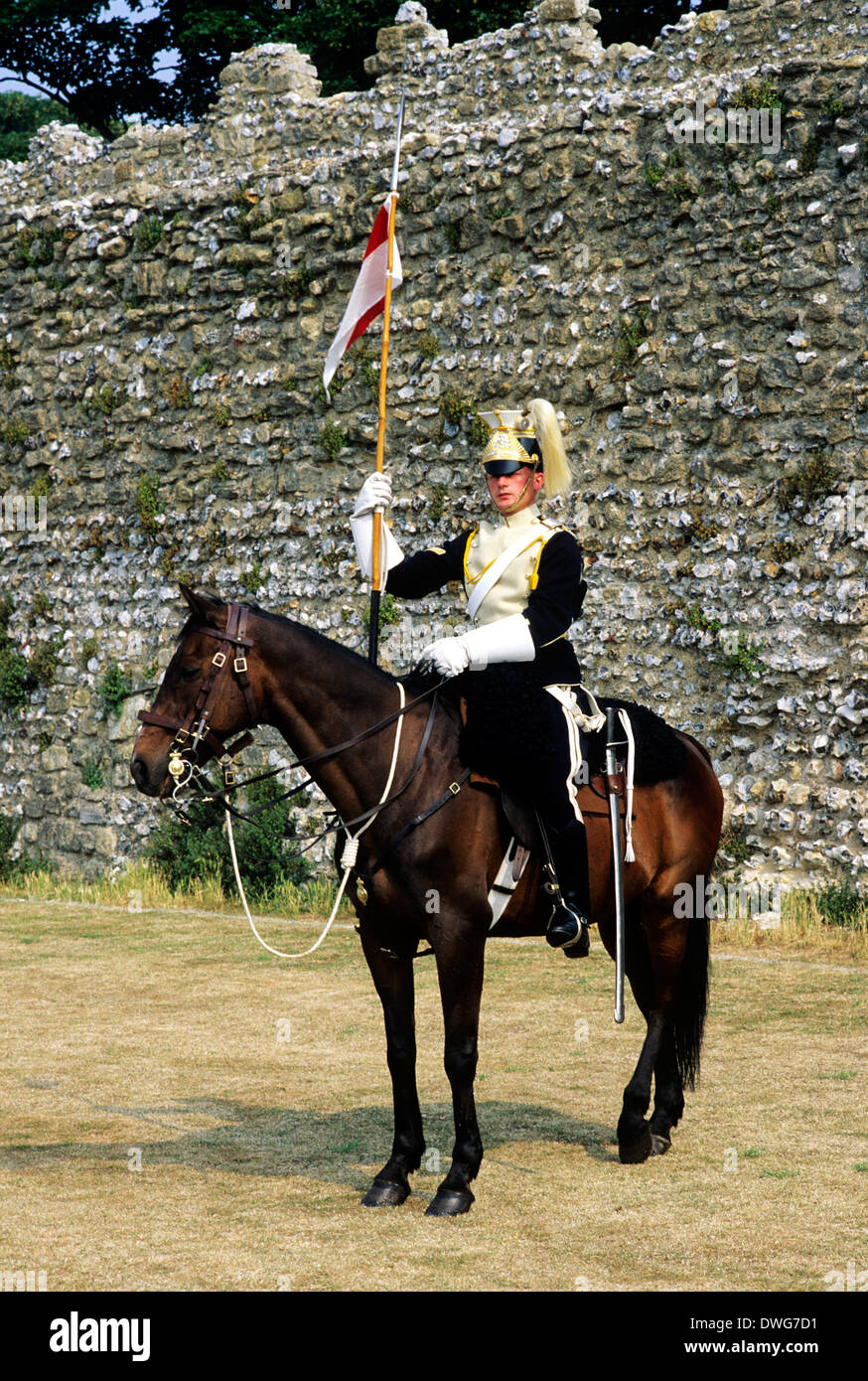 Xvii Lancieri, British Reggimento Dragoon, 1892, rievocazione storica esercito di soldati soldato di cavalleria tardo XIX secolo uniformi uniforme England Regno Unito Foto Stock