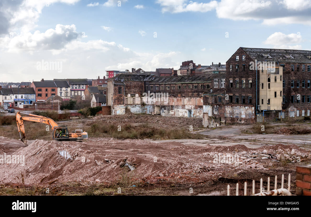 Demolizione.ex Royal Doulton Stabilimento Cina essere demolita nel Nile Street Burslem Stoke On Trent Foto Stock